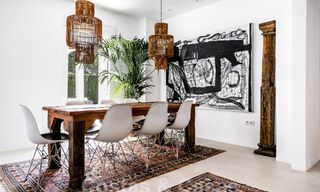 Lujosa villa en venta de estilo arquitectónico andaluz al este de Marbella centro, a un paso de las dunas y la playa 52650 