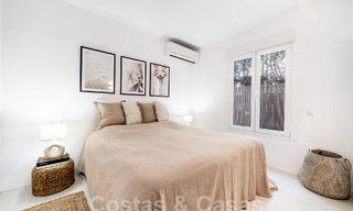 Lujosa villa en venta de estilo arquitectónico andaluz al este de Marbella centro, a un paso de las dunas y la playa 52664 