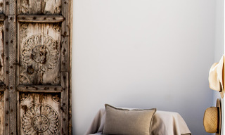 Lujosa villa en venta de estilo arquitectónico andaluz al este de Marbella centro, a un paso de las dunas y la playa 52666 