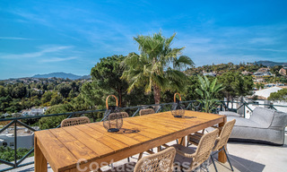 Ático totalmente reformado en venta en urbanización cerrada en La Quinta, Marbella - Benahavis 51644 