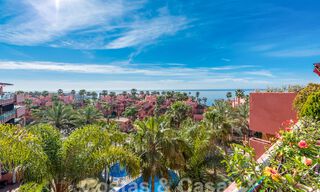 Ático en venta en una urbanización cerrada a un paso de la playa en la Nueva Milla de Oro entre Marbella y Estepona 52829 
