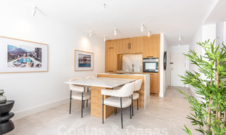 Ático reformado con gran solarium en venta, a poca distancia de los servicios e incluso Puerto Banús, Marbella 52852 