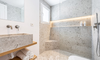 Ático reformado con gran solarium en venta, a poca distancia de los servicios e incluso Puerto Banús, Marbella 52860 