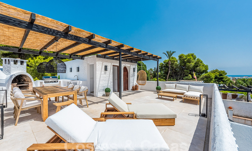 Ático reformado con gran solarium en venta, a poca distancia de los servicios e incluso Puerto Banús, Marbella 52861