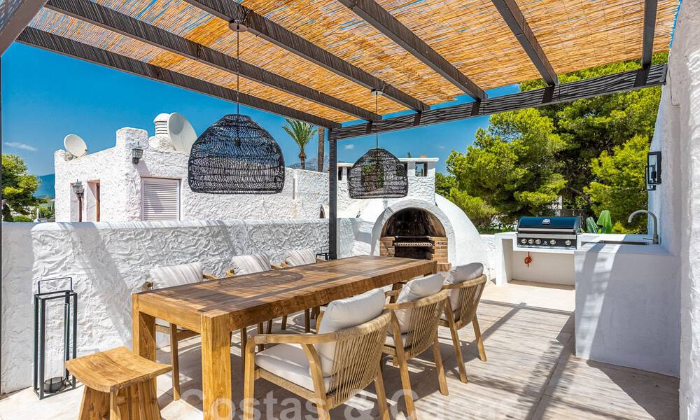 Ático reformado con gran solarium en venta, a poca distancia de los servicios e incluso Puerto Banús, Marbella 52863