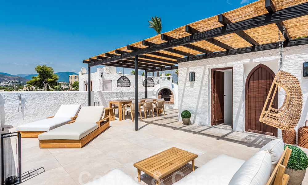 Ático reformado con gran solarium en venta, a poca distancia de los servicios e incluso Puerto Banús, Marbella 52866