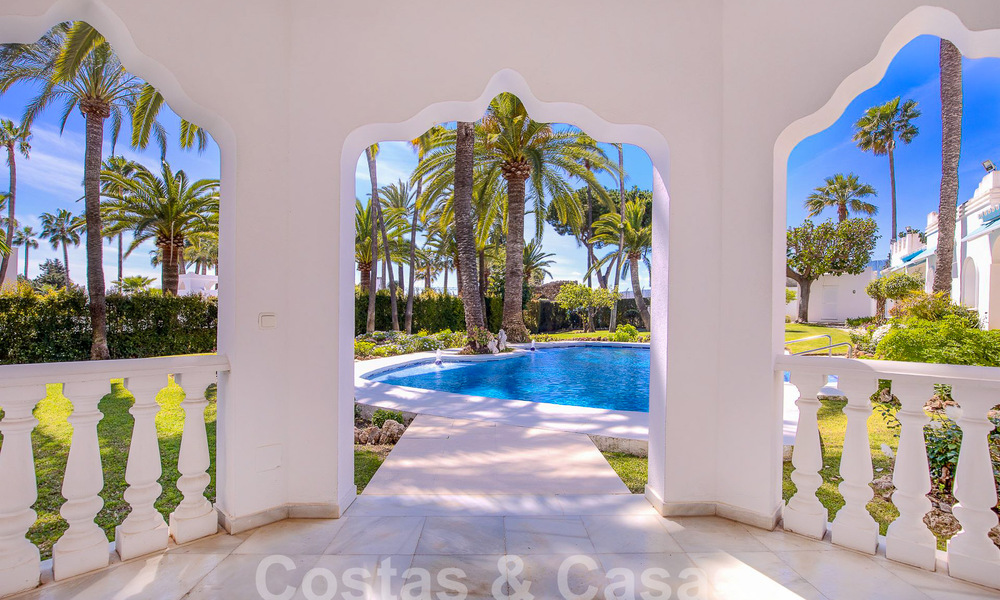 Villa andaluza en venta a poca distancia de la playa en la Nueva Milla de Oro entre Marbella y Estepona 53463