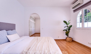 Villa andaluza en venta a poca distancia de la playa en la Nueva Milla de Oro entre Marbella y Estepona 53490 