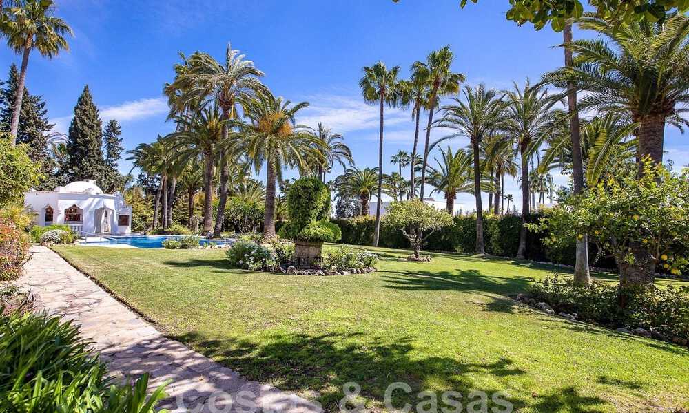 Villa andaluza en venta a poca distancia de la playa en la Nueva Milla de Oro entre Marbella y Estepona 53494