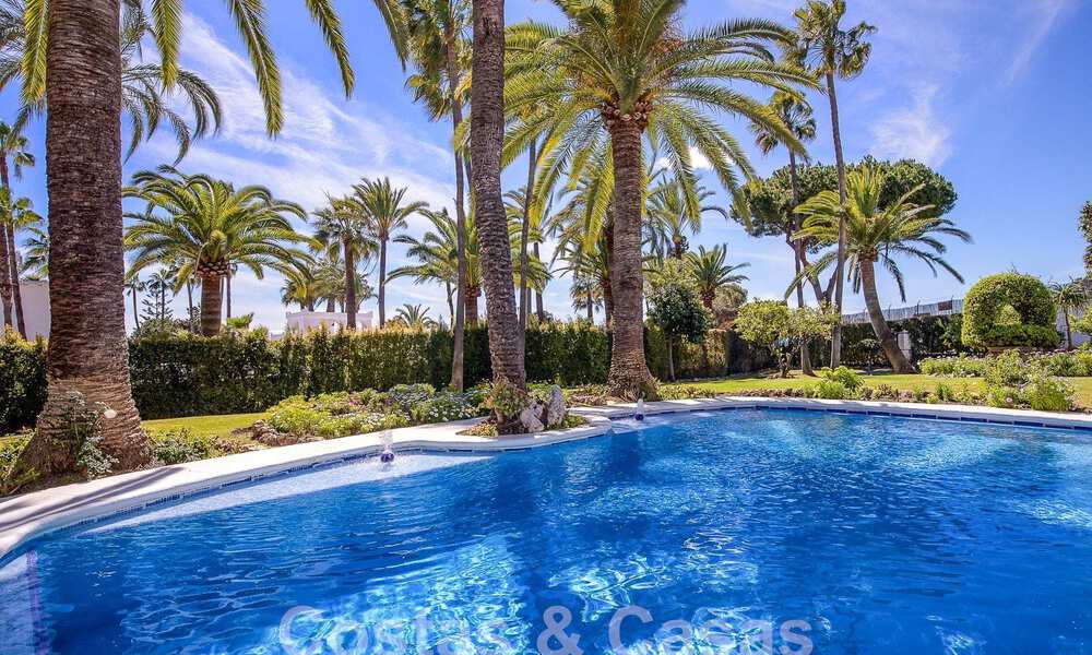 Villa andaluza en venta a poca distancia de la playa en la Nueva Milla de Oro entre Marbella y Estepona 53496