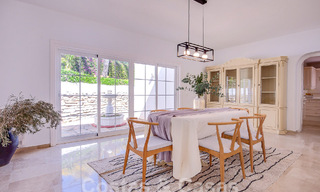 Villa andaluza en venta a poca distancia de la playa en la Nueva Milla de Oro entre Marbella y Estepona 53497 