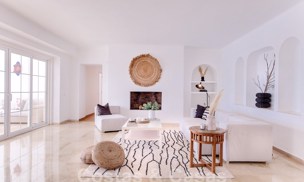 Villa andaluza en venta a poca distancia de la playa en la Nueva Milla de Oro entre Marbella y Estepona 53498