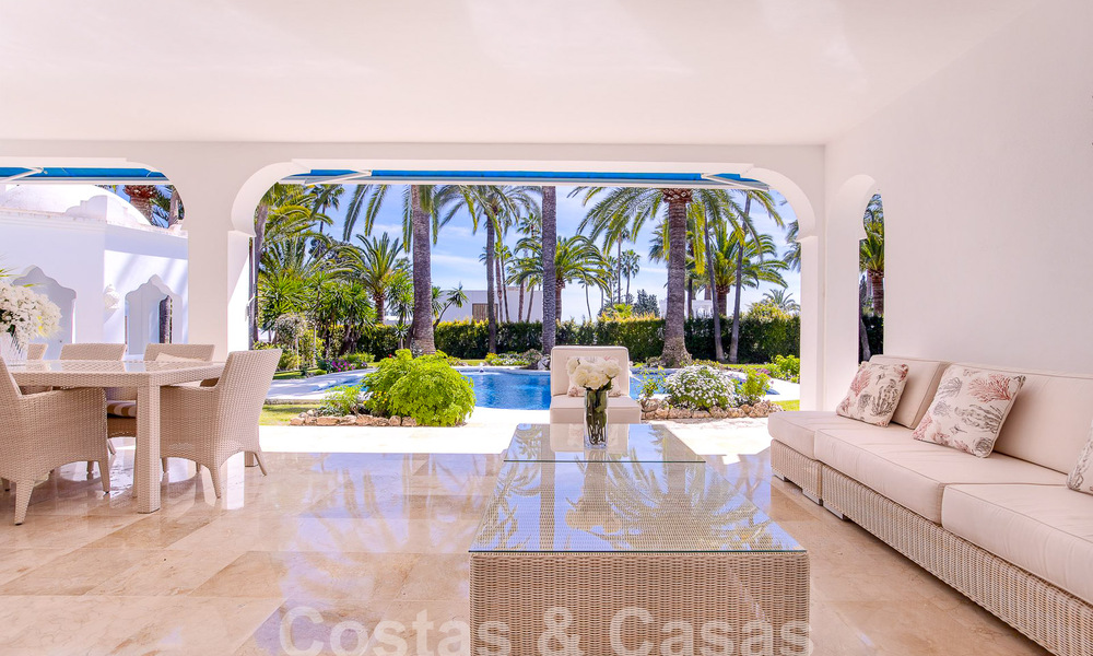 Villa andaluza en venta a poca distancia de la playa en la Nueva Milla de Oro entre Marbella y Estepona 53499