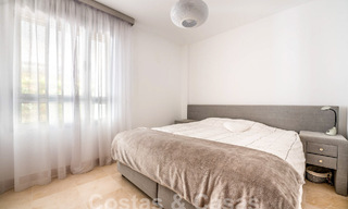 Se vende lujoso apartamento con vistas al mar en una posición elevada en Benahavis - Marbella 53291 