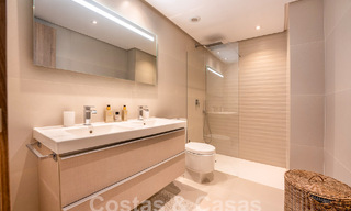 Se vende lujoso apartamento con vistas al mar en una posición elevada en Benahavis - Marbella 53294 