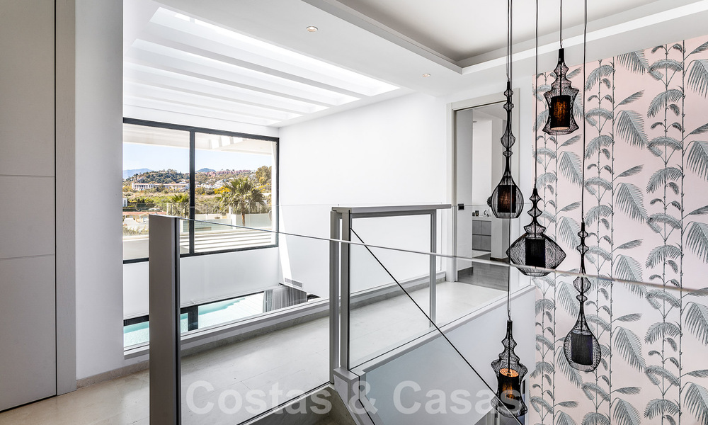 Moderna villa de lujo en venta en urbanización cerrada del valle del golf de Nueva Andalucia, Marbella 53505