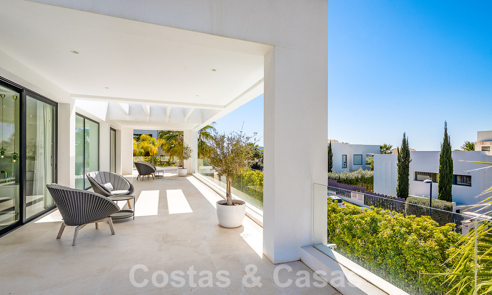 Moderna villa de lujo en venta en urbanización cerrada del valle del golf de Nueva Andalucia, Marbella 53509