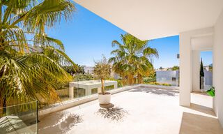 Moderna villa de lujo en venta en urbanización cerrada del valle del golf de Nueva Andalucia, Marbella 53512 