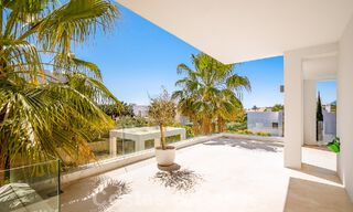 Moderna villa de lujo en venta en urbanización cerrada del valle del golf de Nueva Andalucia, Marbella 53512 