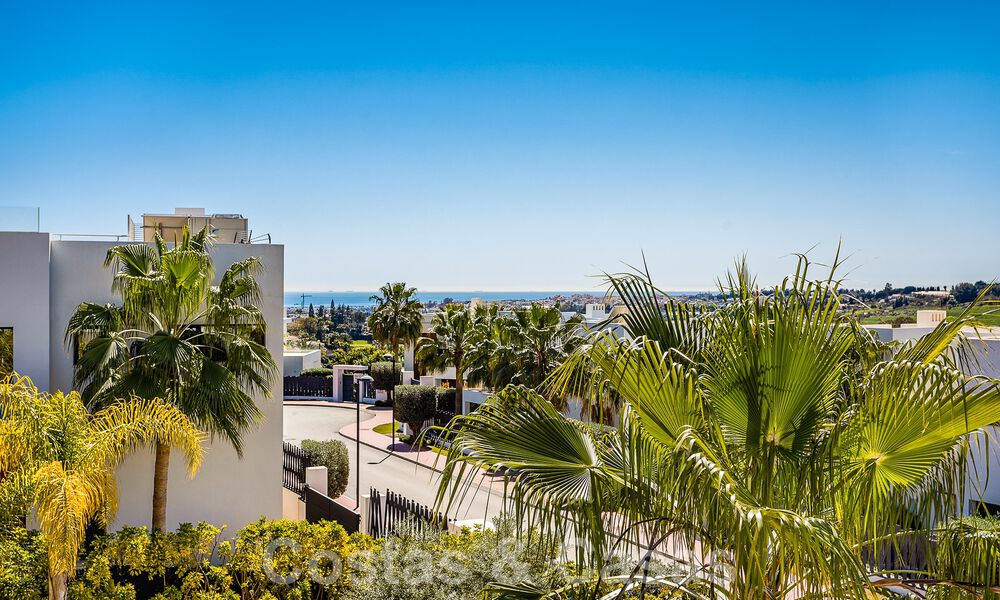 Moderna villa de lujo en venta en urbanización cerrada del valle del golf de Nueva Andalucia, Marbella 53523