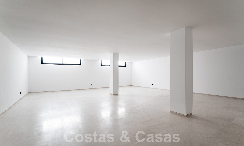 Moderna villa de lujo en venta en urbanización cerrada del valle del golf de Nueva Andalucia, Marbella 53530