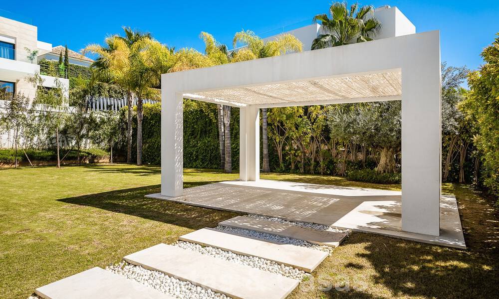 Moderna villa de lujo en venta en urbanización cerrada del valle del golf de Nueva Andalucia, Marbella 53537