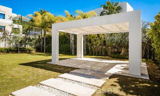 Moderna villa de lujo en venta en urbanización cerrada del valle del golf de Nueva Andalucia, Marbella 53537 