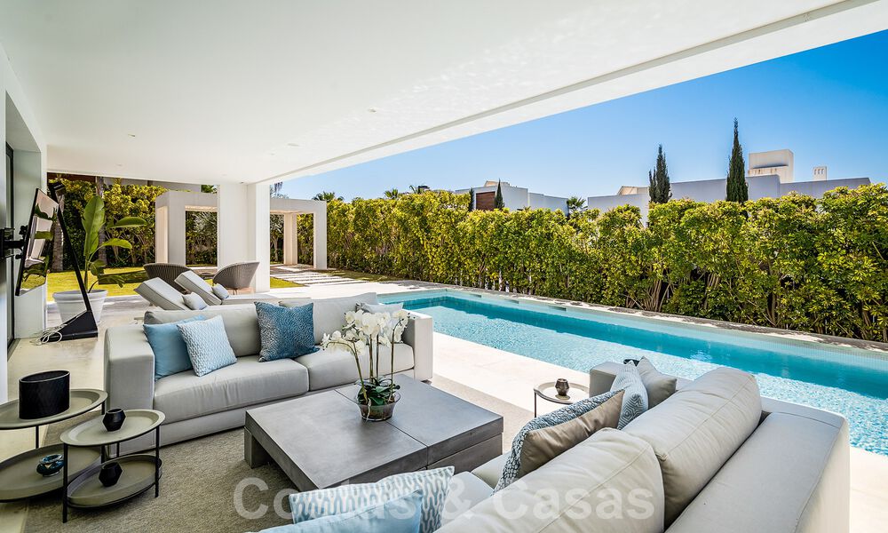 Moderna villa de lujo en venta en urbanización cerrada del valle del golf de Nueva Andalucia, Marbella 53542