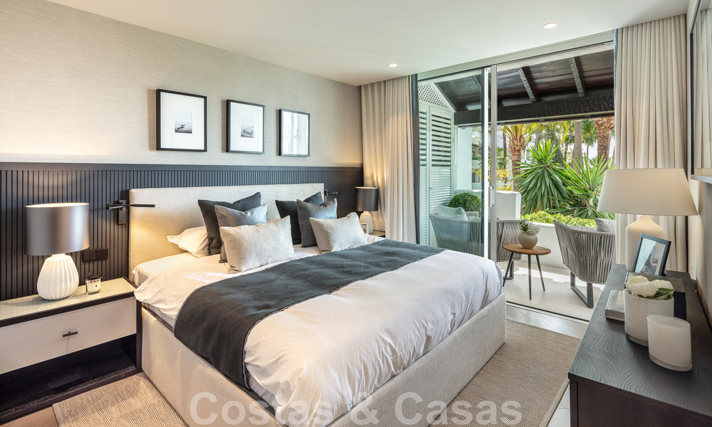 Lujoso apartamento reformado de 3 dormitorios en venta en Puente Romano en la Milla de Oro, Marbella 51768