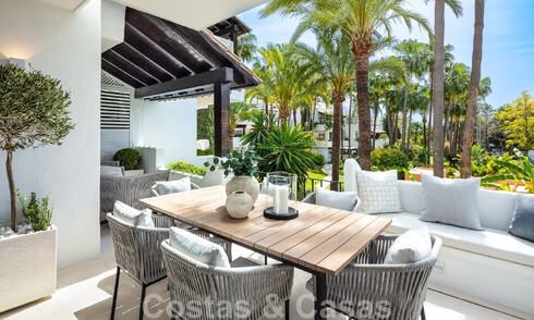 Lujoso apartamento reformado de 3 dormitorios en venta en Puente Romano en la Milla de Oro, Marbella 51770
