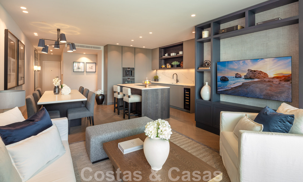 Lujoso apartamento reformado de 3 dormitorios en venta en Puente Romano en la Milla de Oro, Marbella 51776