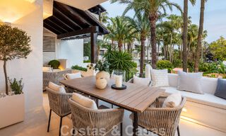 Lujoso apartamento reformado de 3 dormitorios en venta en Puente Romano en la Milla de Oro, Marbella 51778 