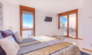 Moderno apartamento de 3 dormitorios en venta con vistas al mar en las colinas de Los Monteros, Marbella Este 52766 