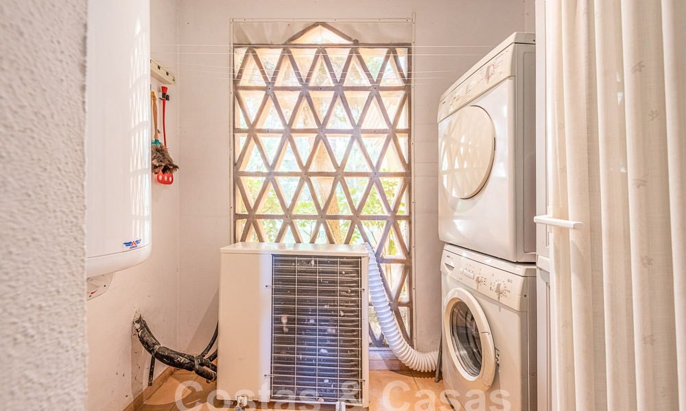 Apartamento con jardín en venta a poca distancia de Puerto Banús y la playa en una urbanización cerrada en Nueva Andalucía, Marbella 55195