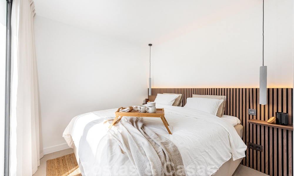 Ático con carácter en venta con relajantes vistas al campo de golf en La Quinta, Benahavis - Marbella 52040