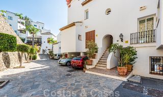 Ático con carácter en venta con relajantes vistas al campo de golf en La Quinta, Benahavis - Marbella 52045 