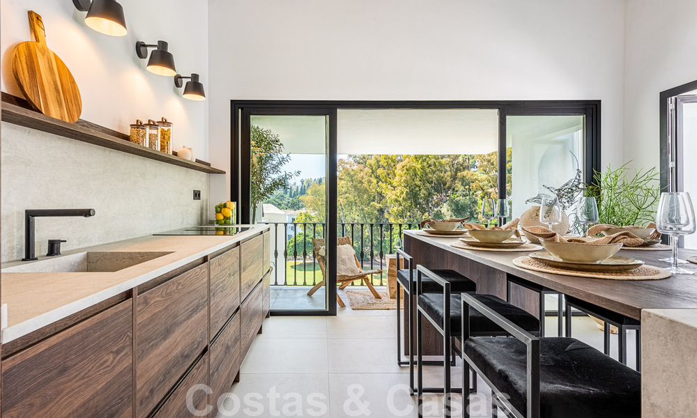 Ático con carácter en venta con relajantes vistas al campo de golf en La Quinta, Benahavis - Marbella 52052