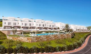Nuevo proyecto de 8 adosados en venta, con vistas abiertas a los campos de golf del codiciado resort de golf de La Cala Golf, Mijas 53261 
