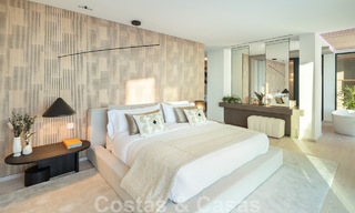 Lista para entrar a vivir. Exclusiva villa nueva con vistas despejadas al mar en venta, situada en una comunidad cerrada en La Quinta, Marbella - Benahavis 51854 