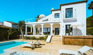Lujosa villa en venta con un estilo arquitectónico tradicional situada en una urbanización cerrada de Nueva Andalucia, Marbella 53693 