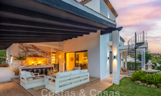 Lujosa villa en venta con un estilo arquitectónico tradicional situada en una urbanización cerrada de Nueva Andalucia, Marbella 53709 