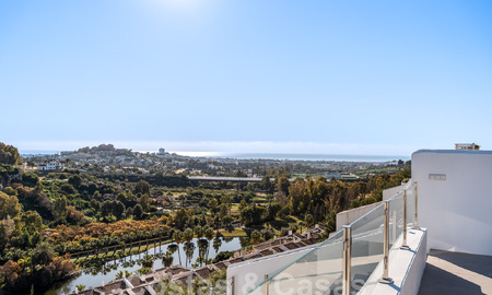 Ático lujosamente reformado en venta con amplia terraza en La Quinta golf resort, Benahavis - Marbella 53811