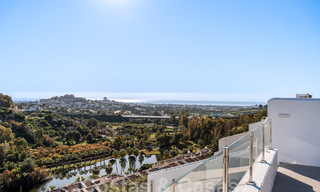 Ático lujosamente reformado en venta con amplia terraza en La Quinta golf resort, Benahavis - Marbella 53811 