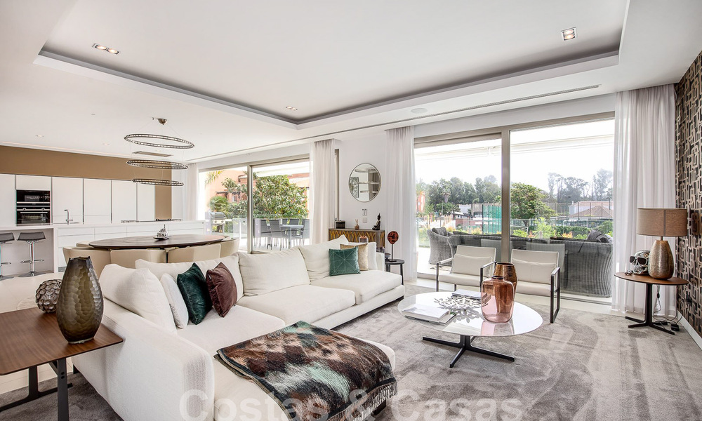 Moderna villa de lujo en venta, lista para entrar a vivir, a poca distancia de la playa cerca en una zona privilegiada de Guadalmina Baja, Marbella - Estepona 53847