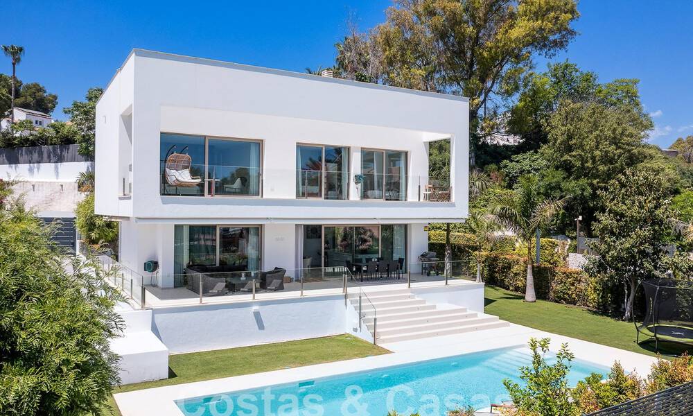 Moderna villa de lujo en venta, lista para entrar a vivir, a poca distancia de la playa cerca en una zona privilegiada de Guadalmina Baja, Marbella - Estepona 53865