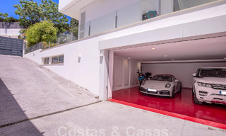 Moderna villa de lujo en venta, lista para entrar a vivir, a poca distancia de la playa cerca en una zona privilegiada de Guadalmina Baja, Marbella - Estepona 53875 