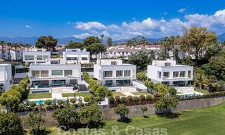 Moderna villa de lujo en venta, lista para entrar a vivir, a poca distancia de la playa cerca en una zona privilegiada de Guadalmina Baja, Marbella - Estepona 53878 