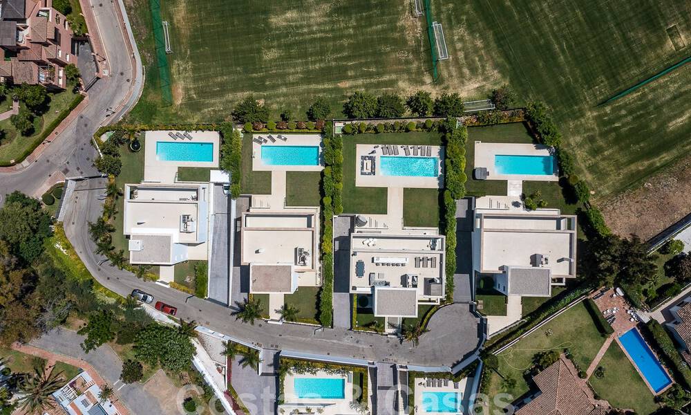 Moderna villa de lujo en venta, lista para entrar a vivir, a poca distancia de la playa cerca en una zona privilegiada de Guadalmina Baja, Marbella - Estepona 53879