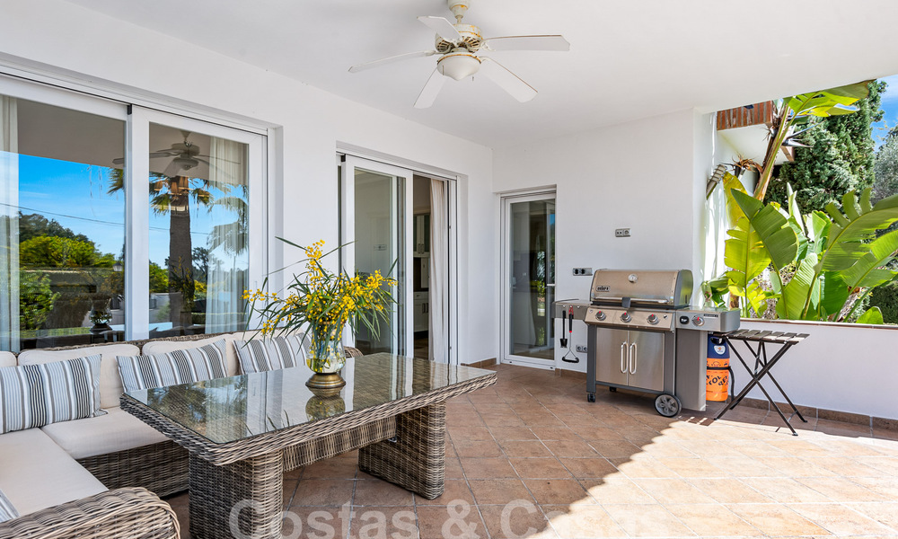 Encantadora villa en venta cerca de la playa de Elviria al este de Marbella centro 53890