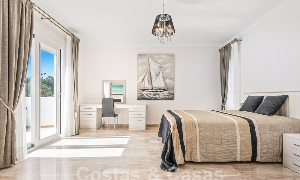 Encantadora villa en venta cerca de la playa de Elviria al este de Marbella centro 53917